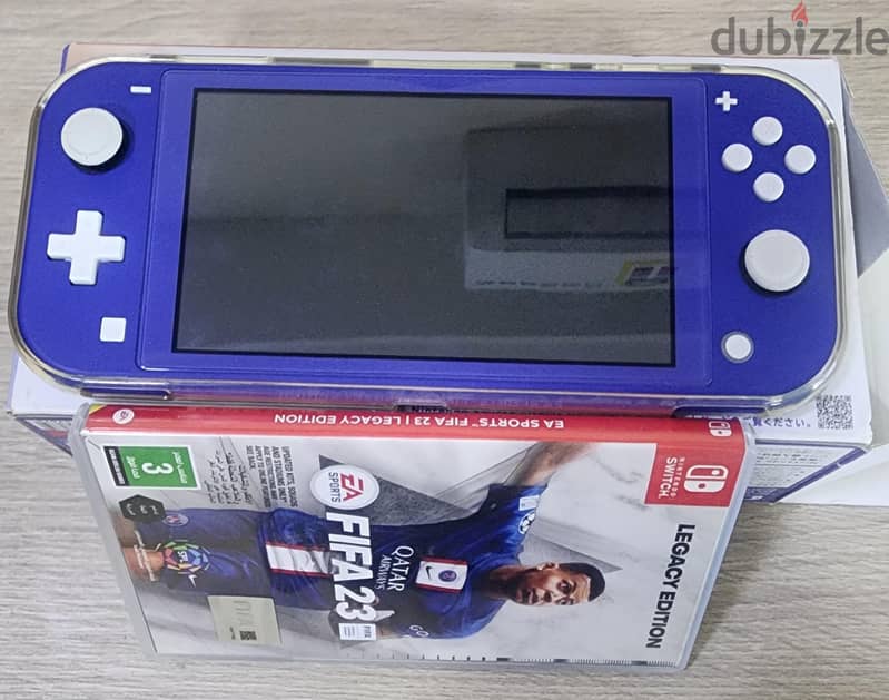 Xbox one S Digital and Nintendo Switch Lite 4