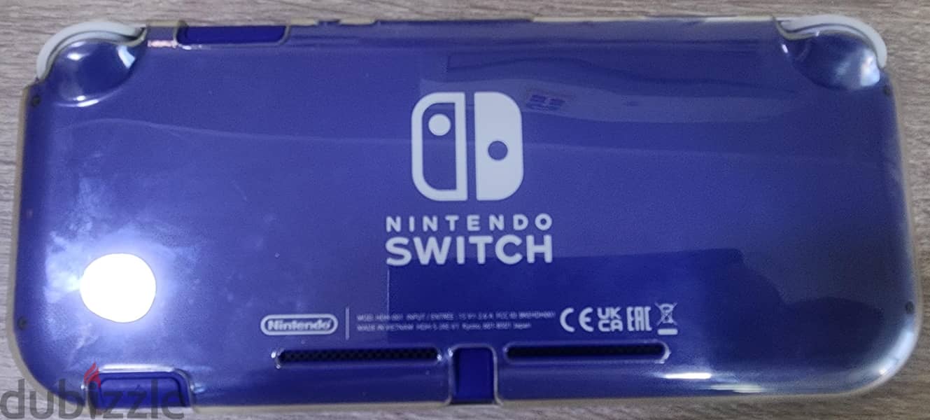 Xbox one S Digital and Nintendo Switch Lite 6