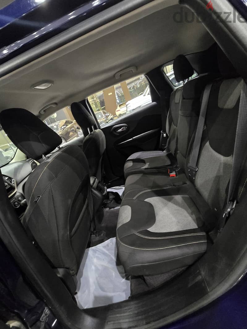 Jeep Cherokee Model 2016 9