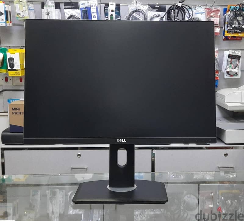 DELL 24" Full HD IPS Borderless Monitor Input : HDMI, DP, VGA, USB 3.0 3