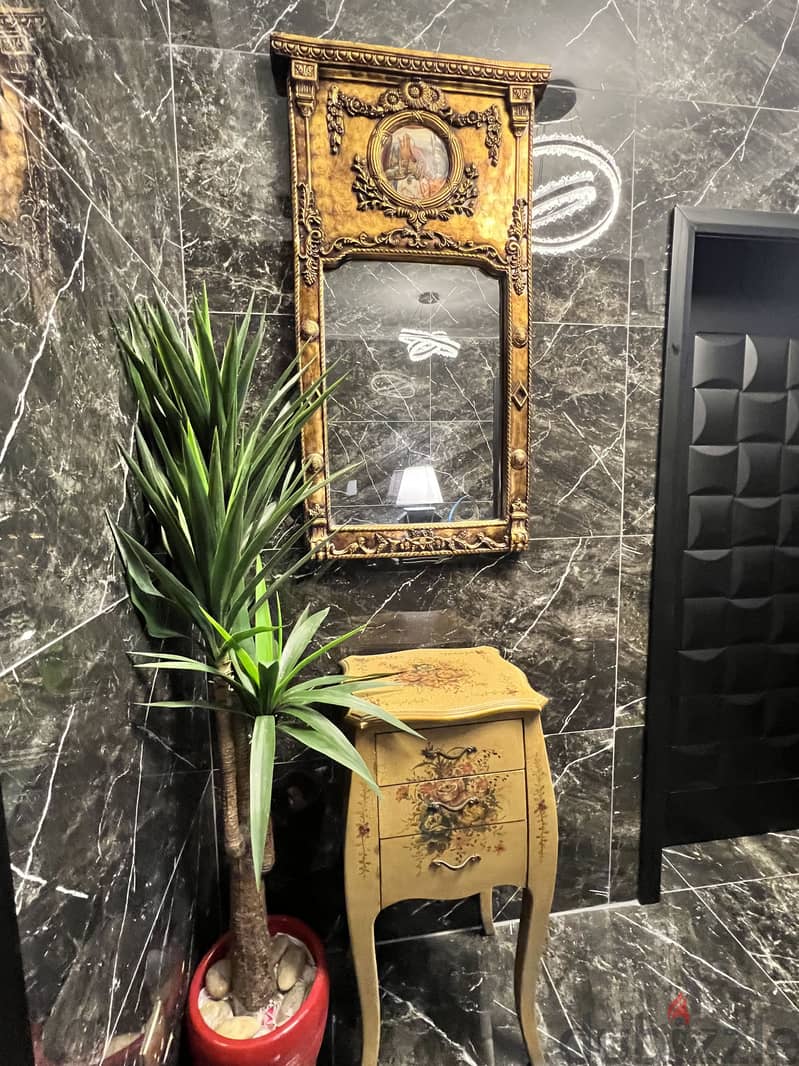 Luxury Classic Mirror & Side Table Set 2