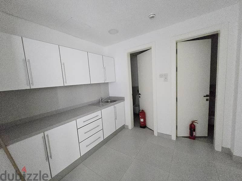 Office Space - Suitable for Clinic / Educational & Training Centre 3