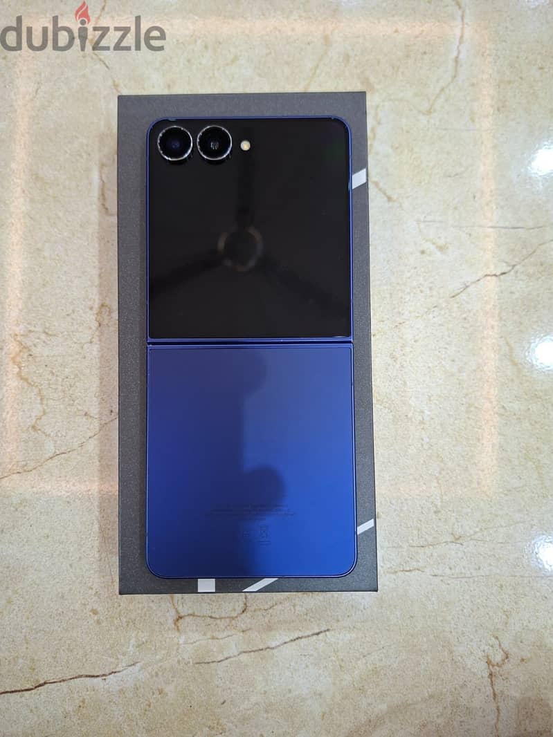 Samsung Z Flip 7 256 GB 4