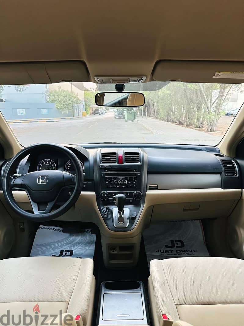 Honda CR-V 2011 model very clean vehicle 90 % painting orginal low 7