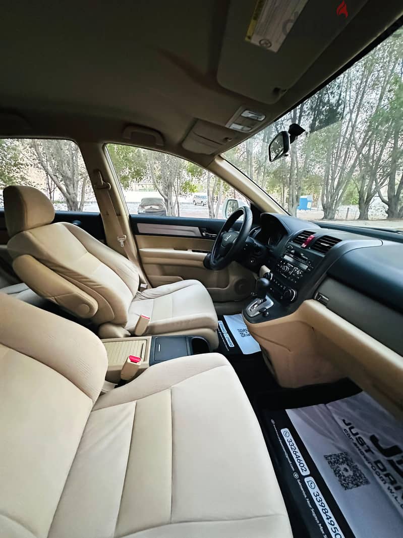 Honda CR-V 2011 model very clean vehicle 90 % painting orginal low 9