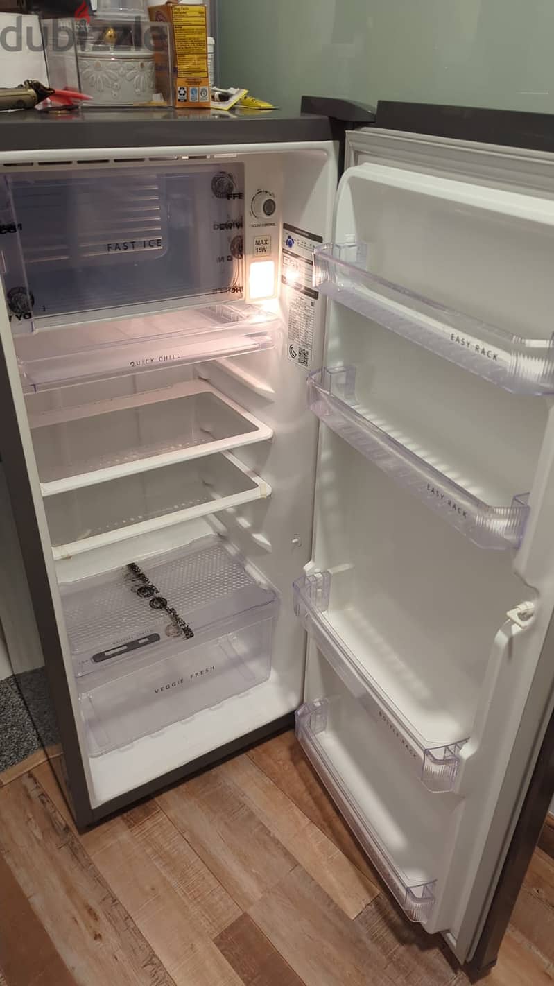 Fridge / Refrigerator - Used - Whirlpool 158.8 Liter 4