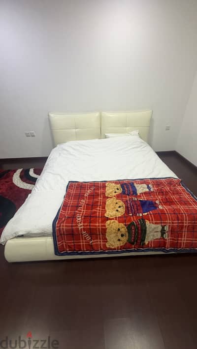 House sale, Queen size Bed for sale