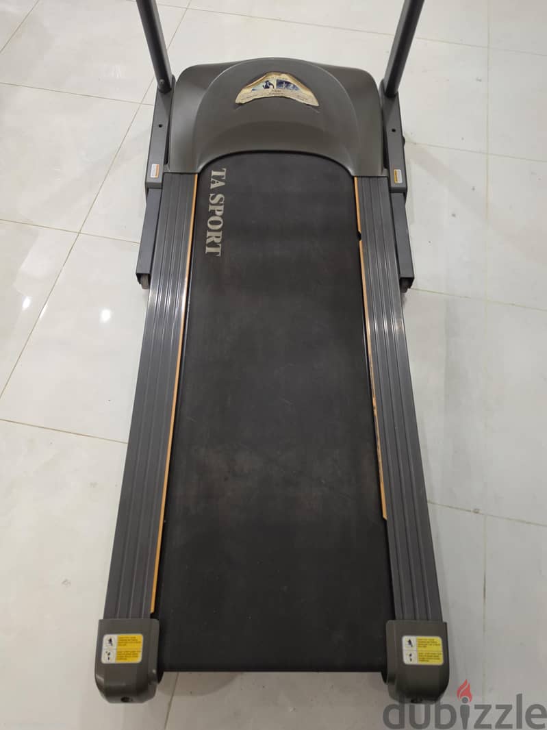 TA SPORT Motorized Treadmill – Automatic Incline & Speed Control 1