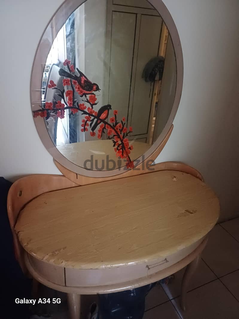 sofs and dressing table 4