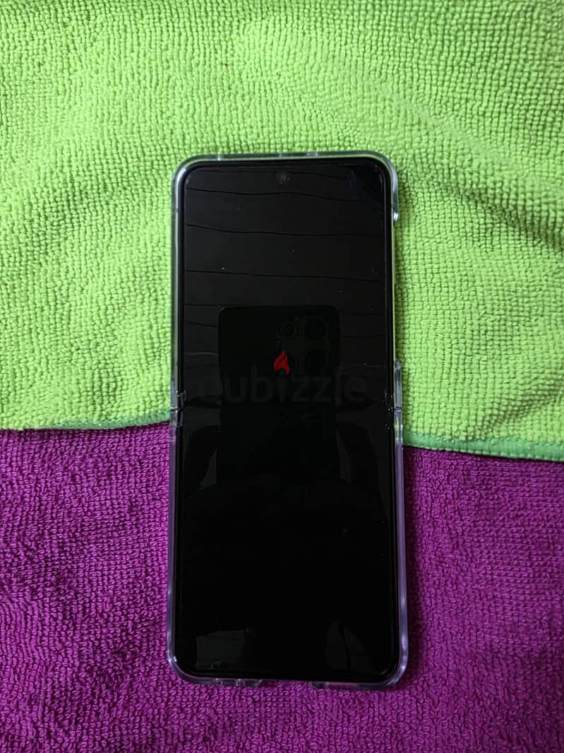 Samsung Z Flip 5 1
