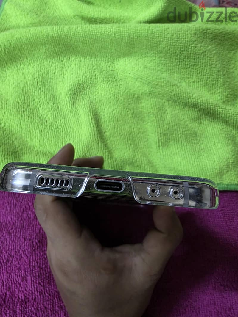 Samsung Z Flip 5 4