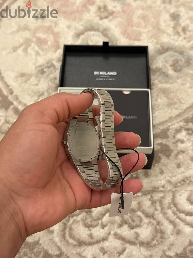 D1 Milano Ultran thin New /ساعه دي ون ميلانو أصلية جديدة 1