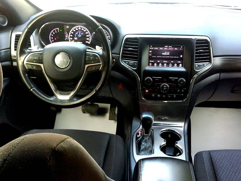 Jeep Grand Cherokee 2020 Laredo V6 2020 Black Agent MainatainedForSale 2