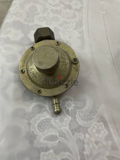 Gas cylinder regulator