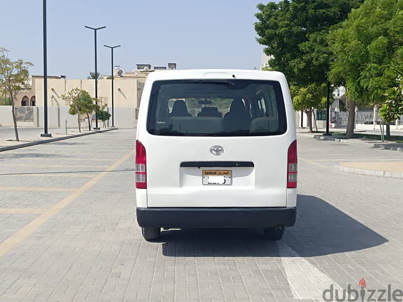 Toyota Hiace 2010- PASSENGER 10
