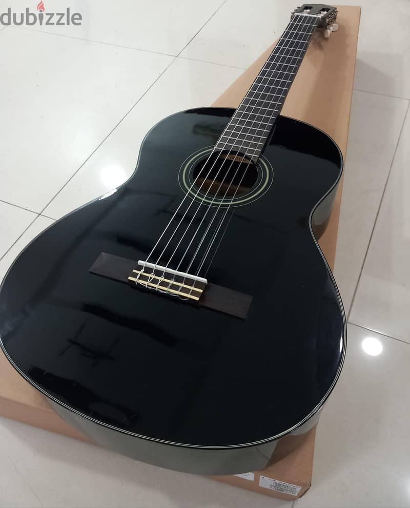 Yamaha C40 with Box 1