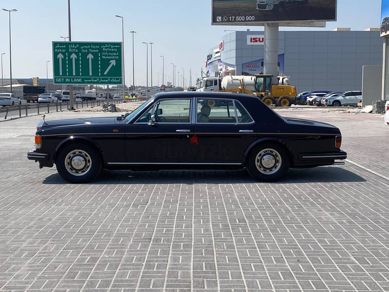 Rolls Royce Spirit 1984 (Maroon) 3
