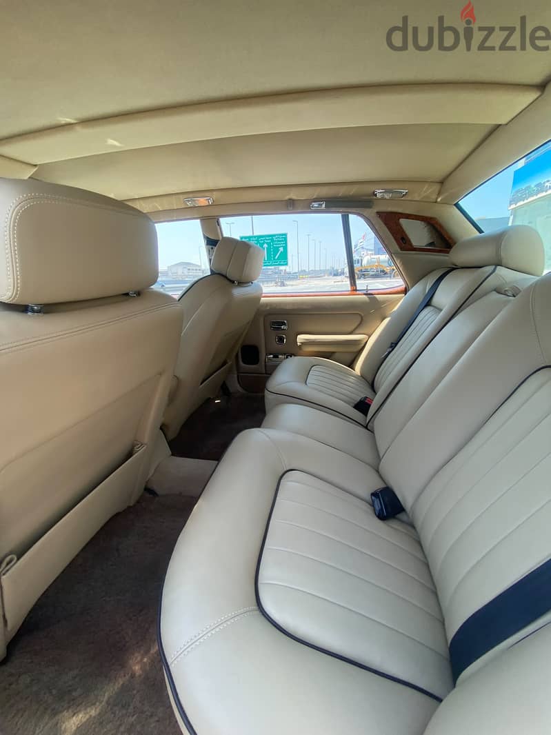 Rolls Royce Spirit 1984 (Maroon) 5