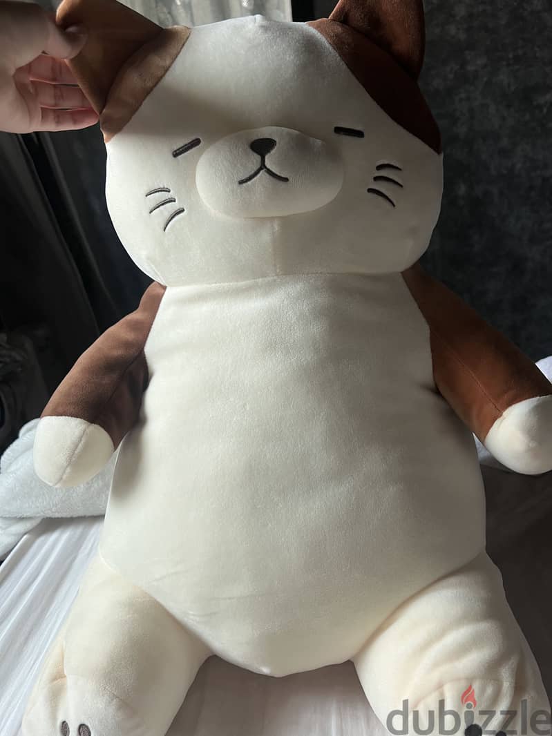 Miniso giant sleepy cat plush toy 2