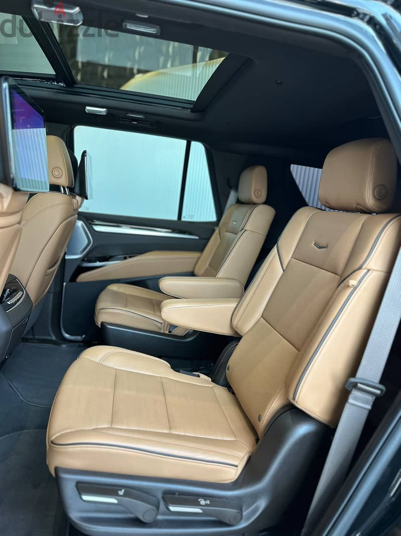 Cadillac Escalade 600 PLATINUM 2025 BLACK 9