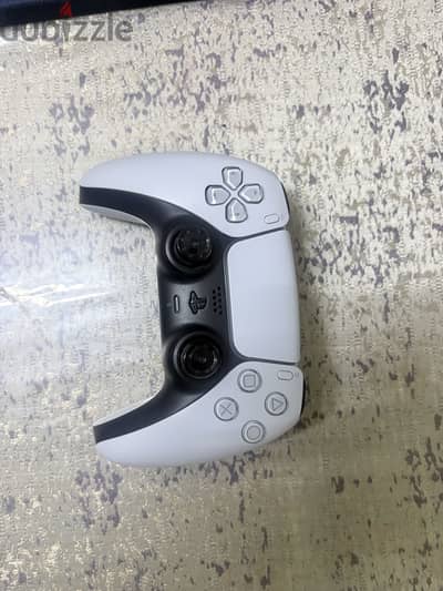 قير بلايستيشن فايف مع شاحن حق يدتين ، ps5 controller with charge