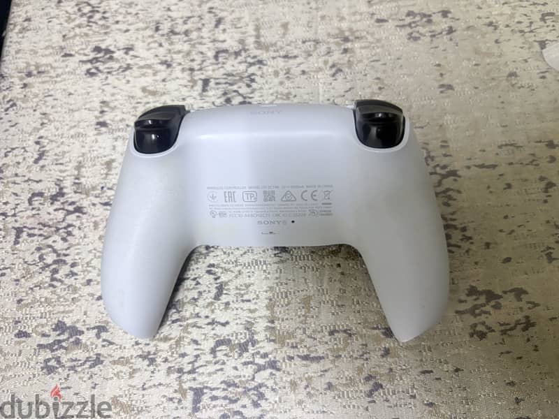 قير بلايستيشن فايف مع شاحن حق يدتين ، ps5 controller with charge 2