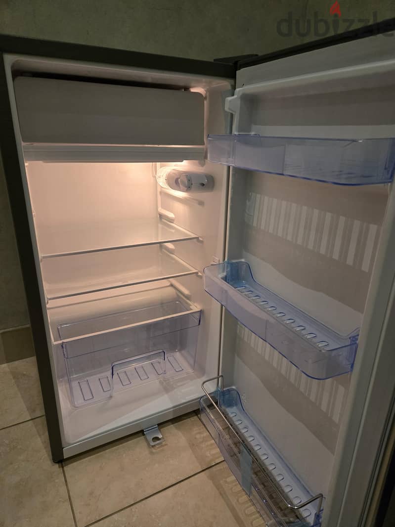 mini fridge 1