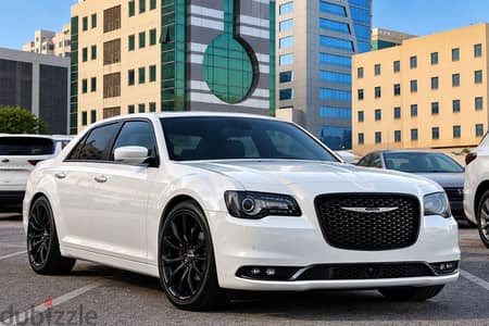 Chrysler 300 S - black edition