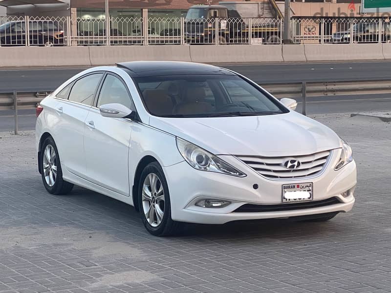 Hyundai Sonata 2011 White 2