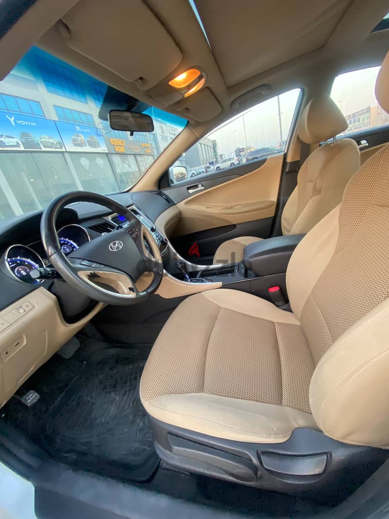 Hyundai Sonata 2011 White 4