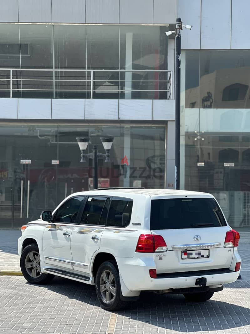 Toyota Land Cruiser GXR V8 2015 WHITE 2