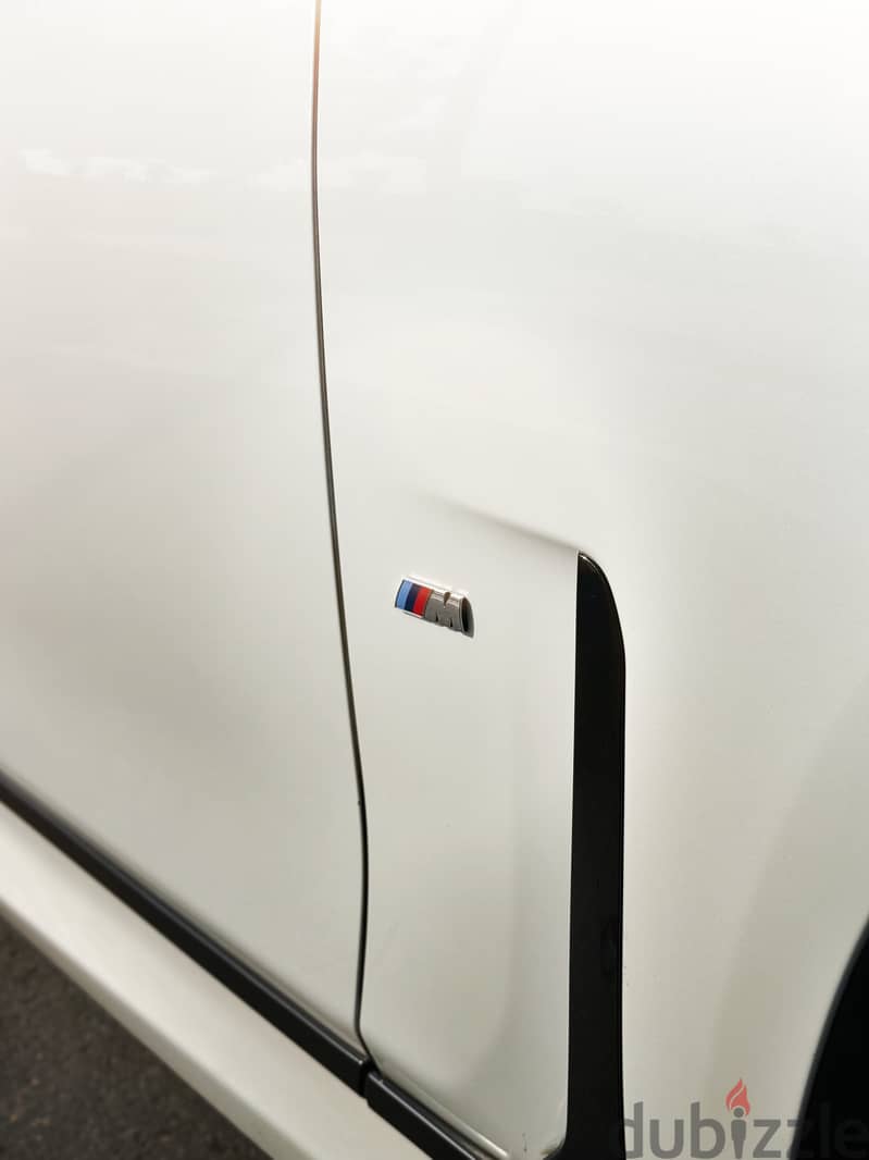 BMW 7-Series 2022 730Li 8