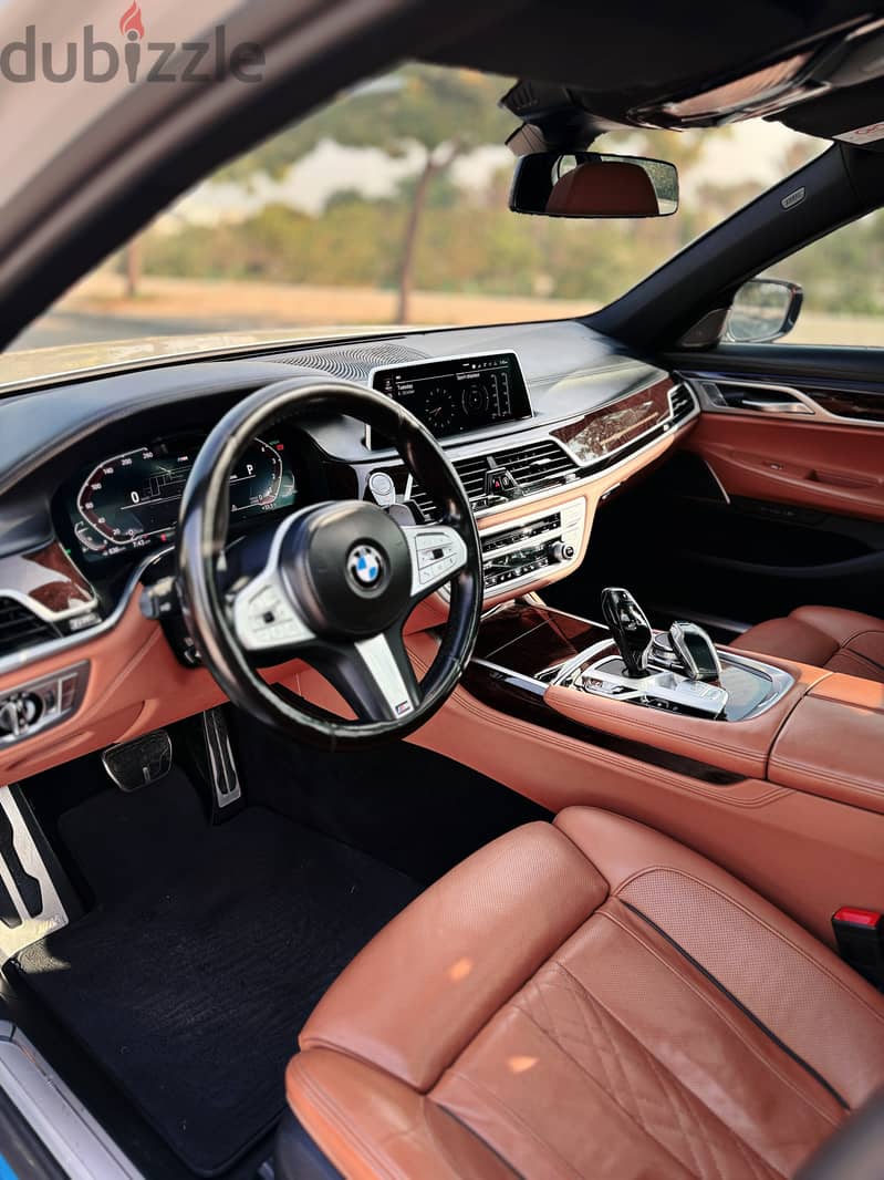 BMW 7-Series 2022 730Li 9