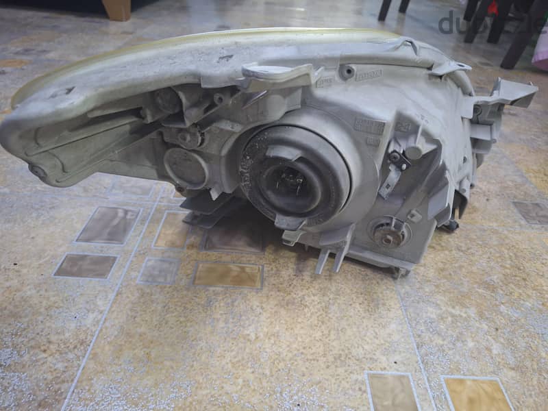 touota yaris light 1