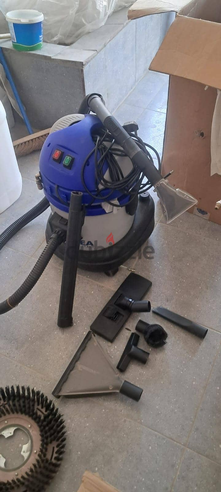slightly used like new cleaning equipment 2