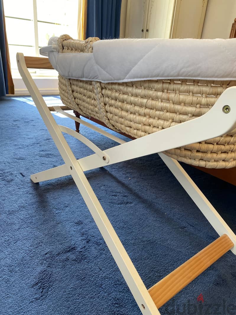 Baby Bassinet + Stand + Bedding + Canopy – Excellent Condition 4
