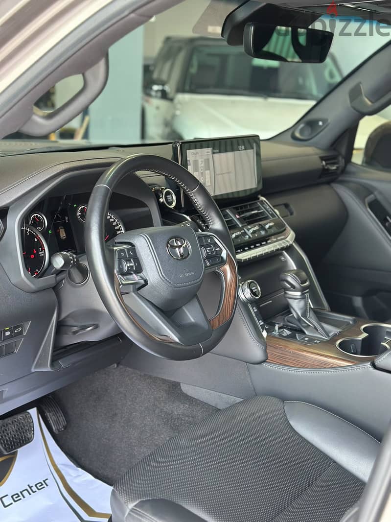 TOYOTA LAND CRUISER GXR TWIN TURBO 2024 BRONZE 7