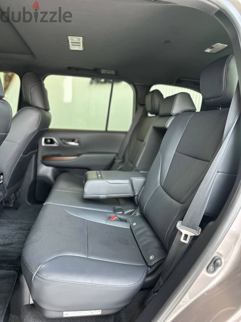 TOYOTA LAND CRUISER GXR TWIN TURBO 2024 BRONZE 9