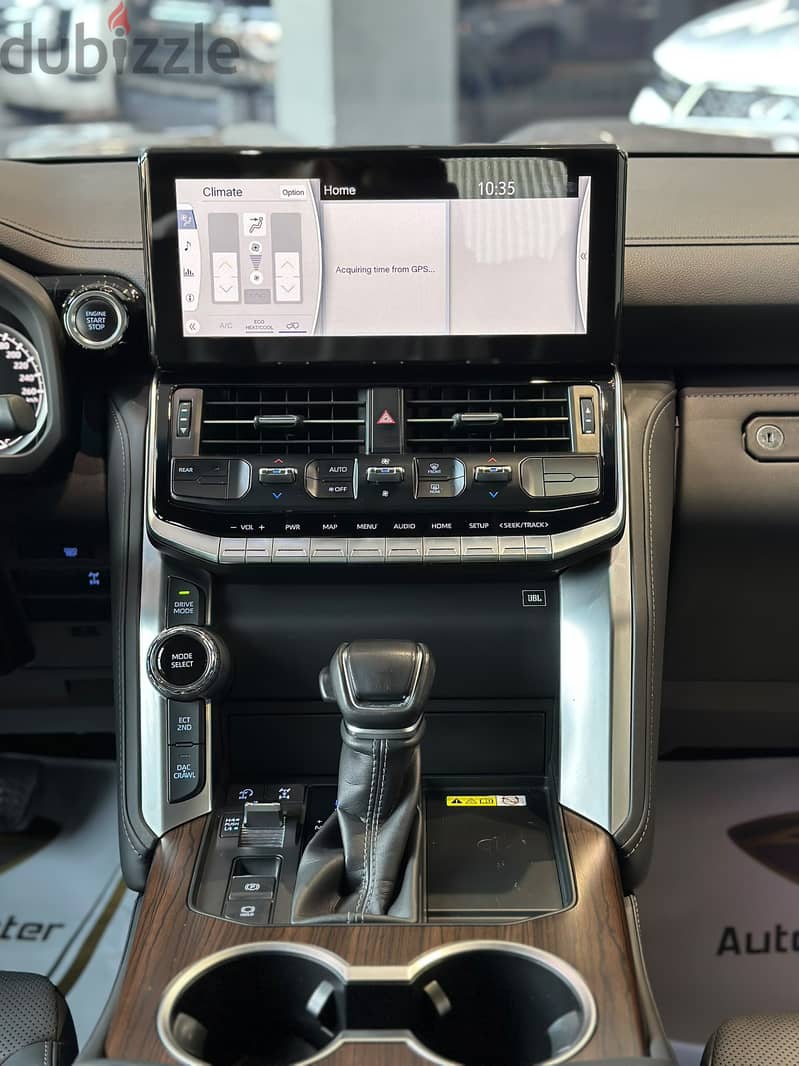 TOYOTA LAND CRUISER GXR TWIN TURBO 2024 BRONZE 10