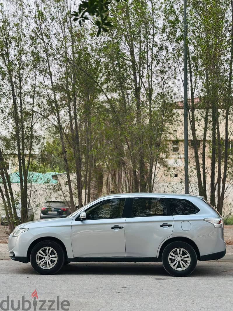 MITSUBISHI OUTLANDER 2014 MODEL WELL MAINTAINED SUV 2