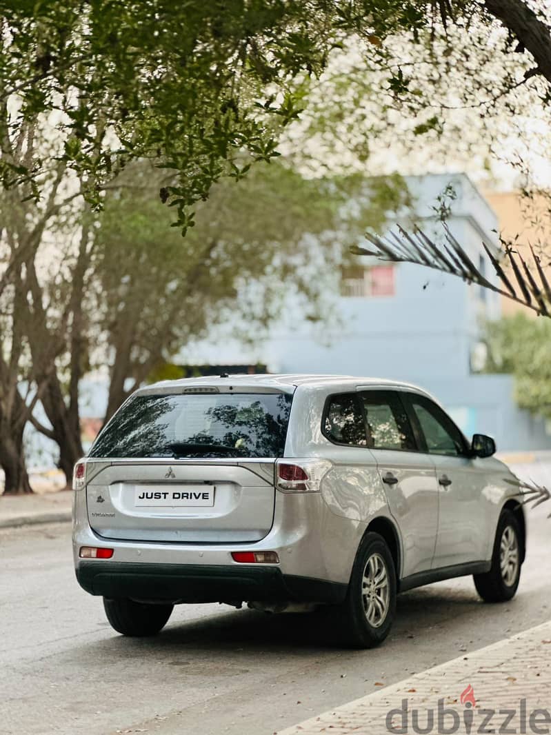 MITSUBISHI OUTLANDER 2014 MODEL WELL MAINTAINED SUV 6