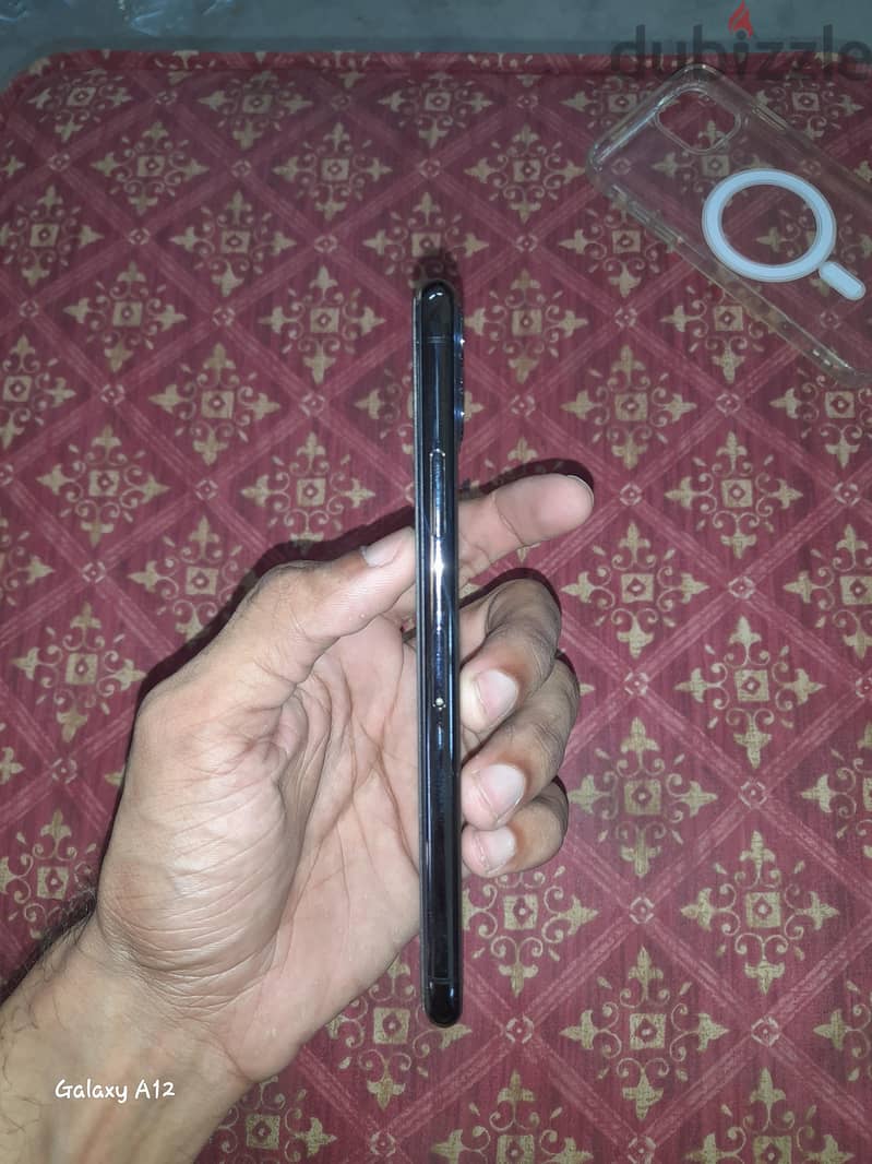Apple - iPhone 11 Pro Max 3