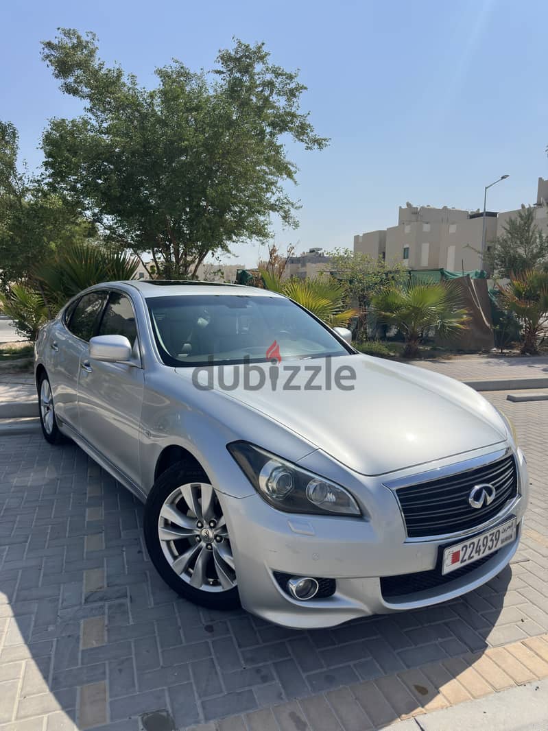 Infiniti M37 2011 1