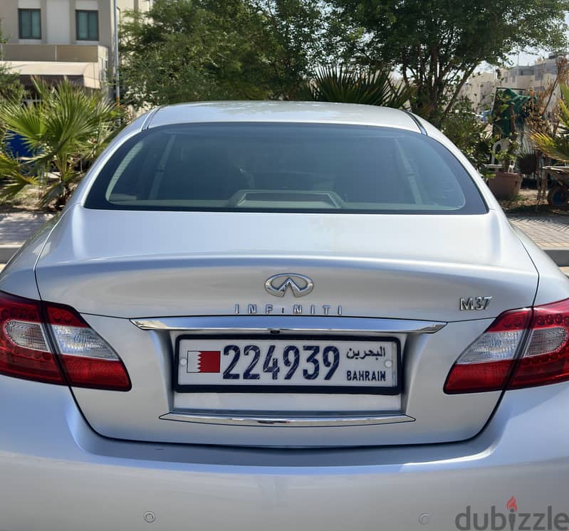 Infiniti M37 2011 3