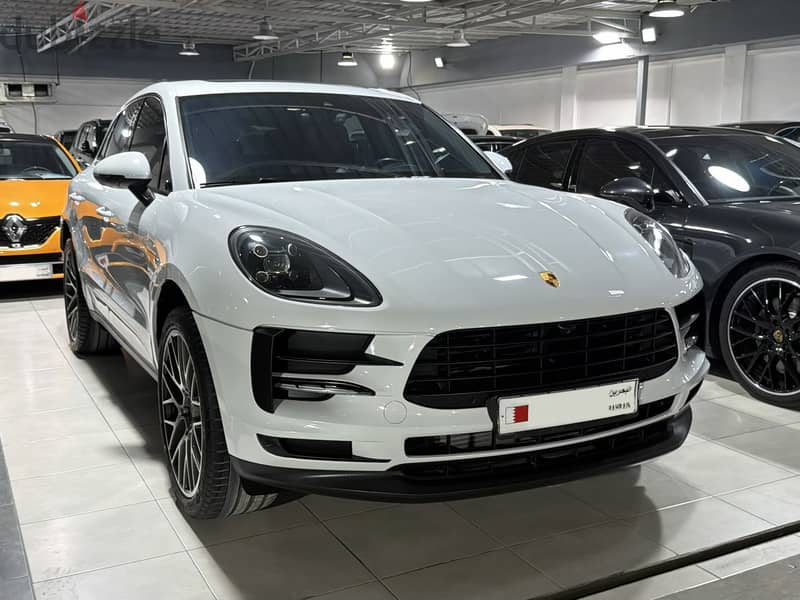 2021 Porsche Macan 2