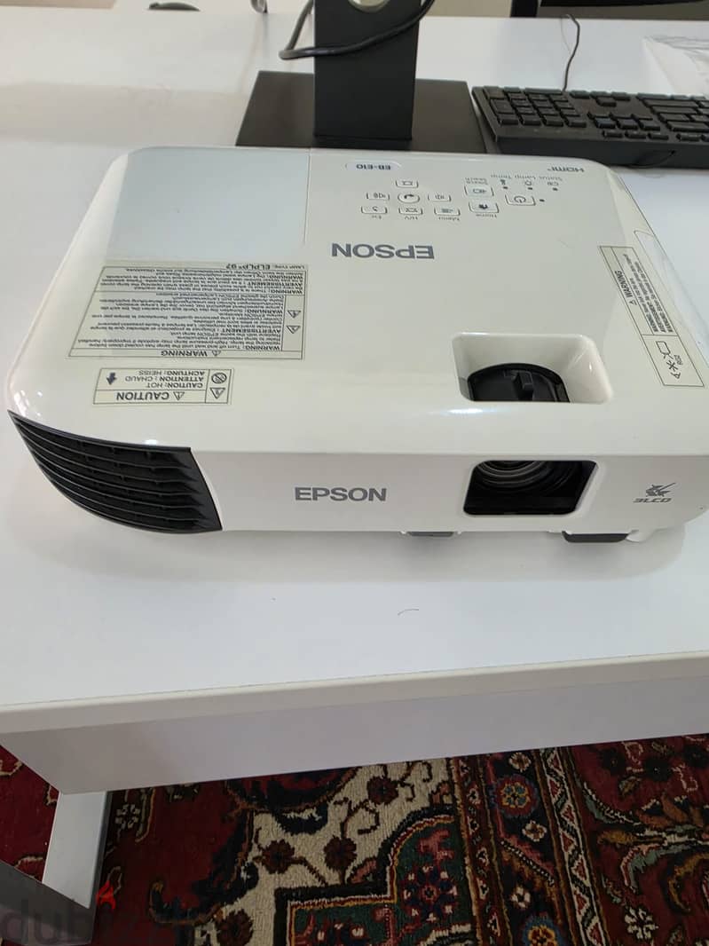 Epson EB-E10 3LCD projector 3