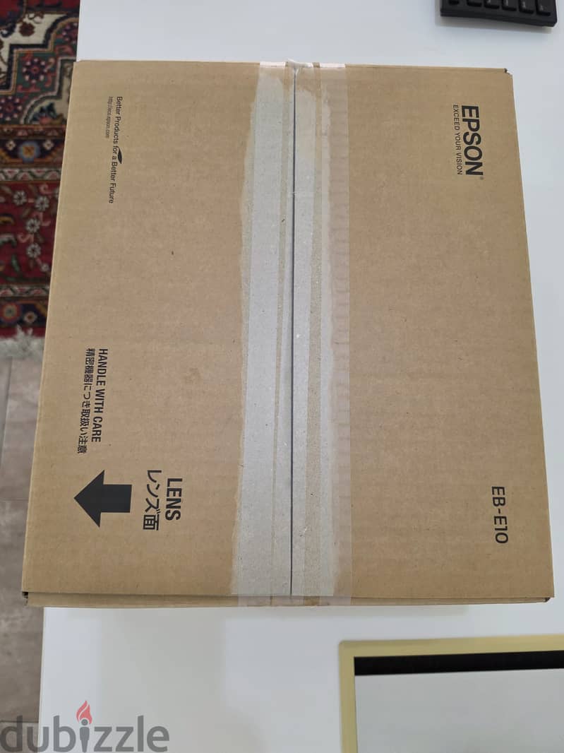 Epson EB-E10 3LCD projector 4