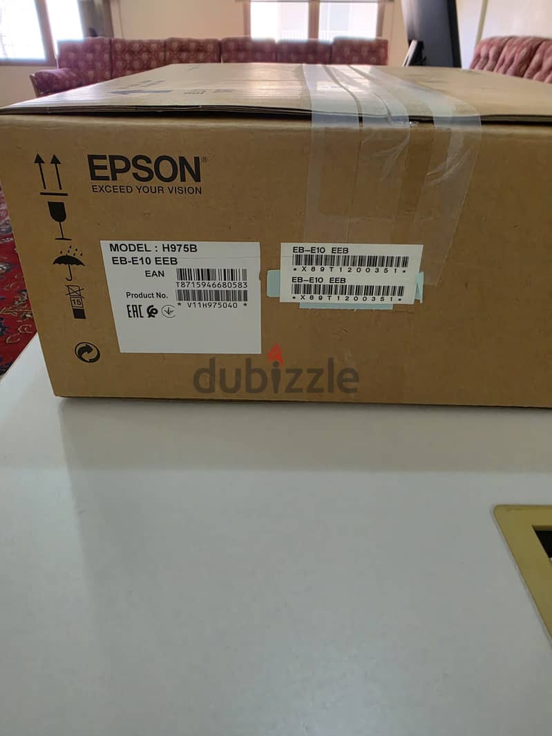 Epson EB-E10 3LCD projector 6