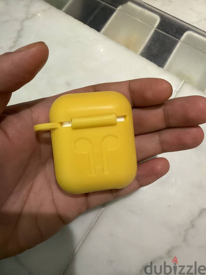 For Sale: Apple Airpods Gen 1 1