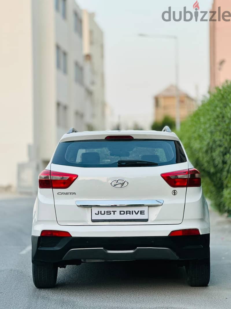Hyundai Creta 2018 model well maintained excellent condition 4